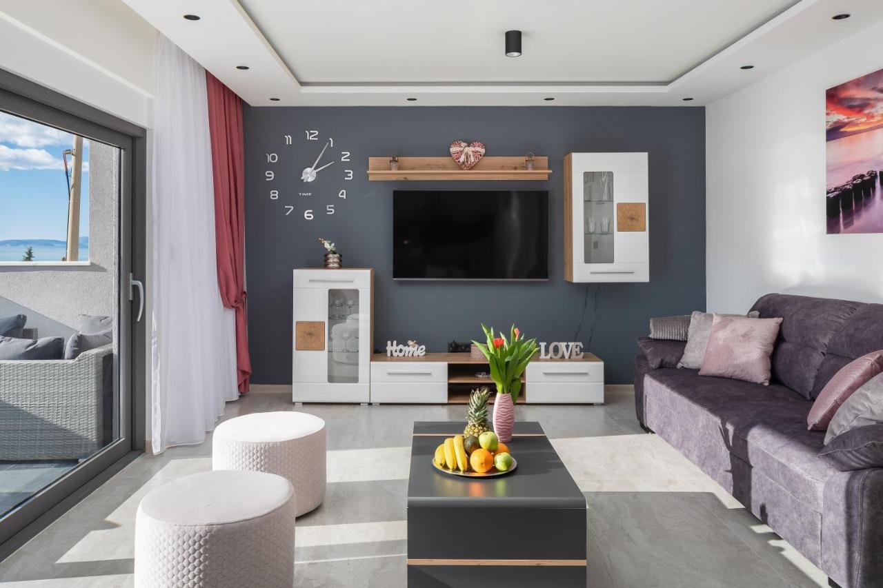 Luxury Apartment Lorena - Private Heated Pool - Єсенице Екстер'єр фото