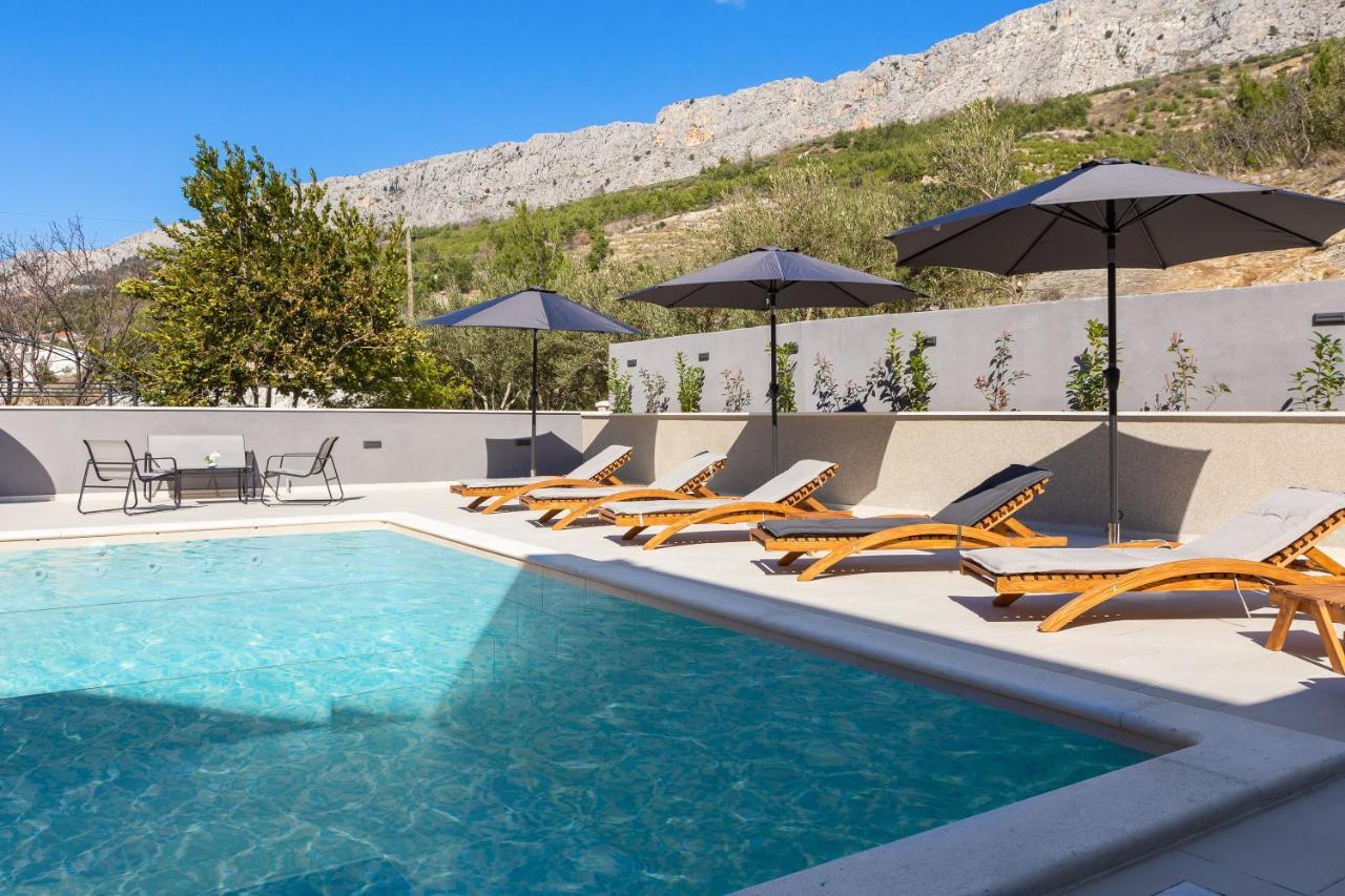 Luxury Apartment Lorena - Private Heated Pool - Єсенице Екстер'єр фото