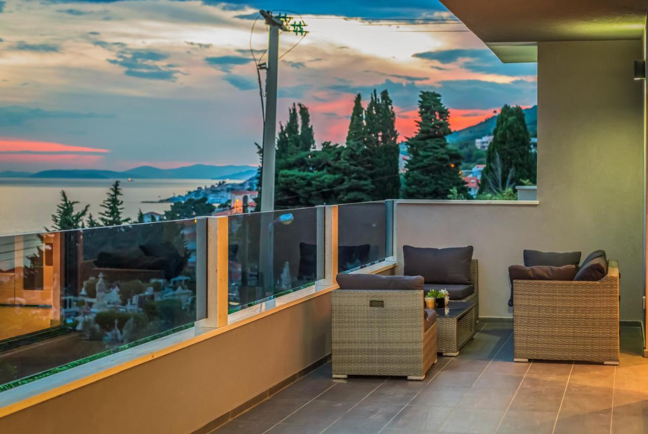 Luxury Apartment Lorena - Private Heated Pool - Єсенице Екстер'єр фото