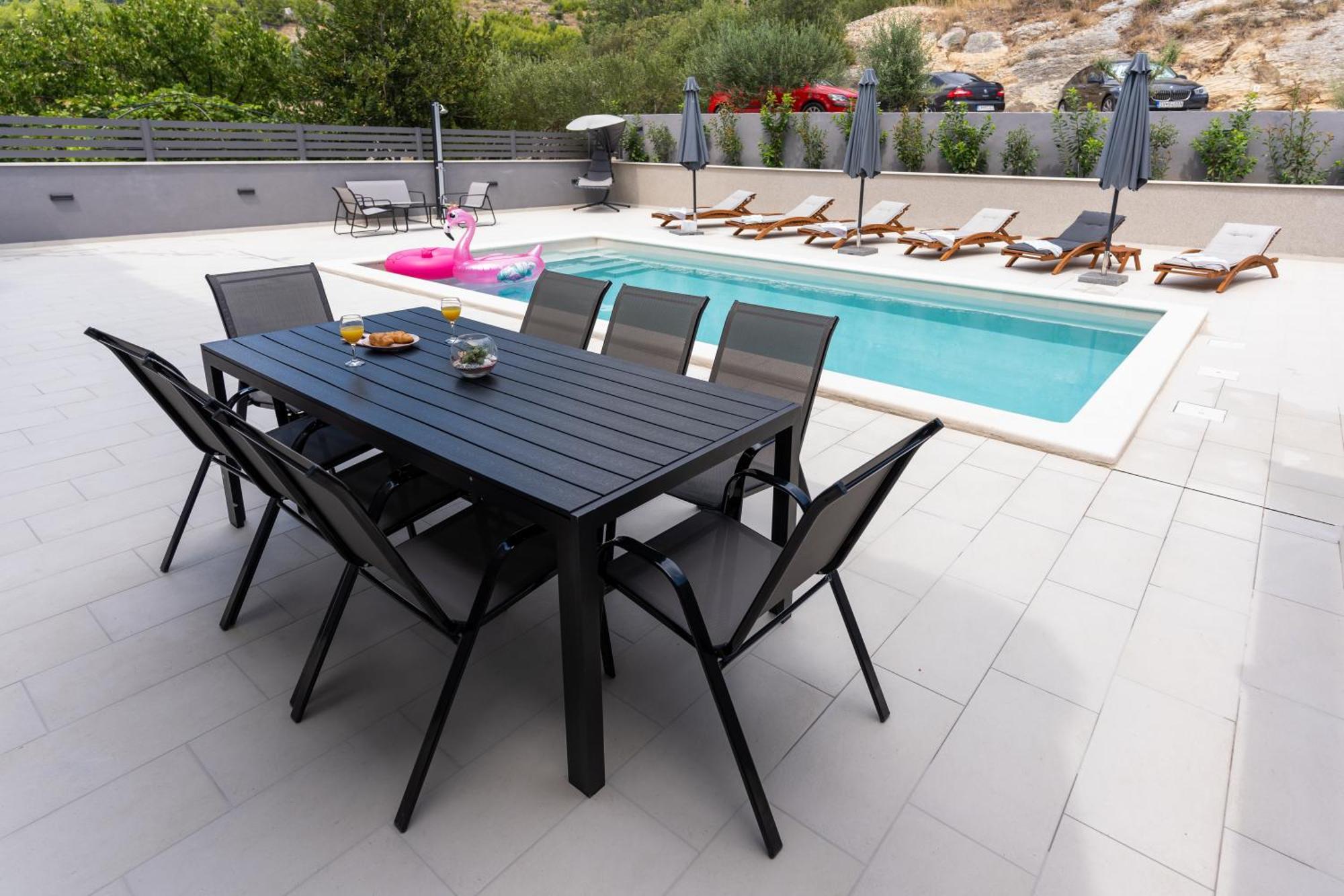 Luxury Apartment Lorena - Private Heated Pool - Єсенице Екстер'єр фото